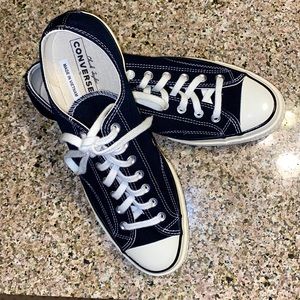 Converse Black Chuck Taylors All star Sneakers. Size 11 Mens or Size 13 Women’s.